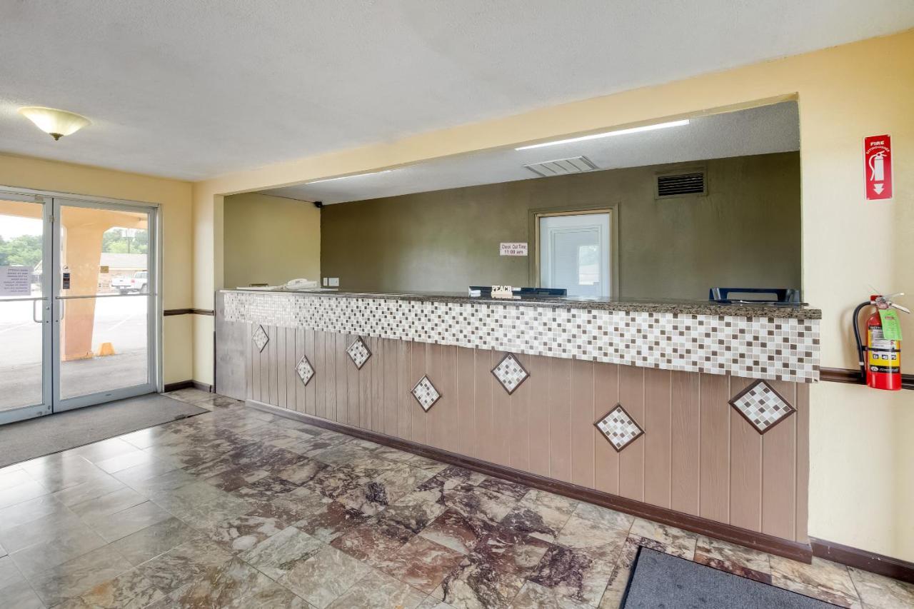 Oyo Hotel Lake Charles La I-10 Ngoại thất bức ảnh