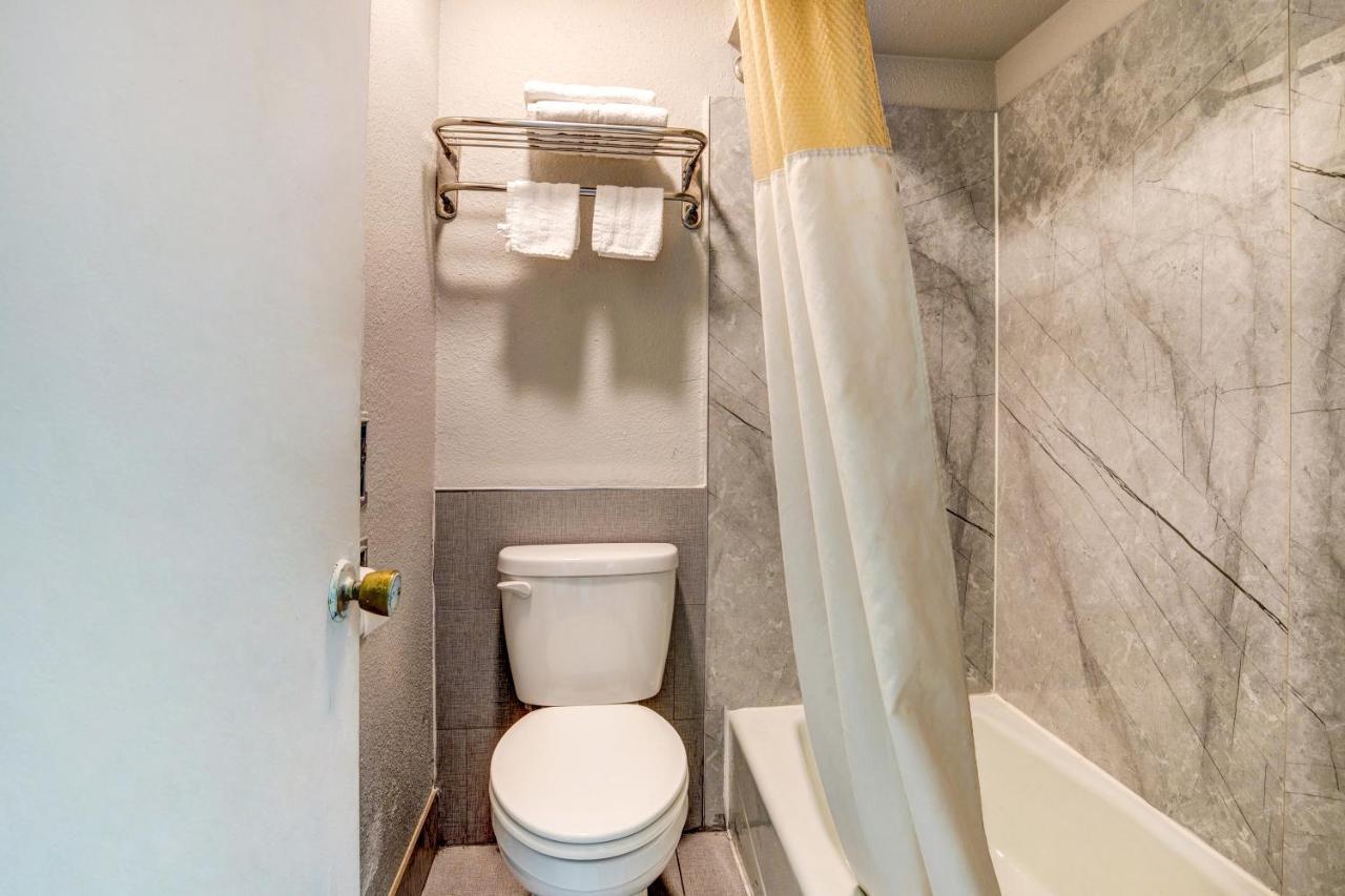 Oyo Hotel Lake Charles La I-10 Ngoại thất bức ảnh