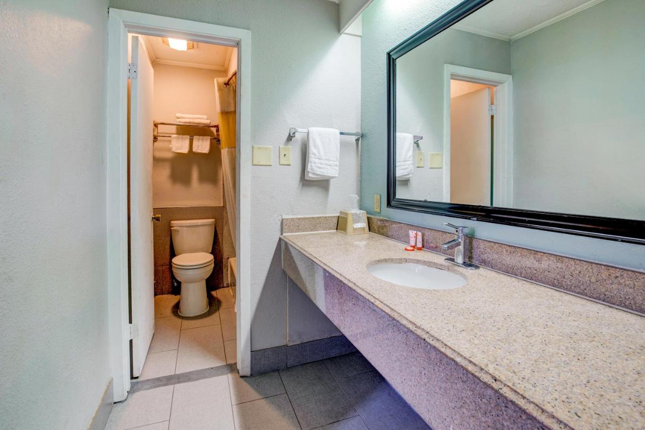 Oyo Hotel Lake Charles La I-10 Ngoại thất bức ảnh