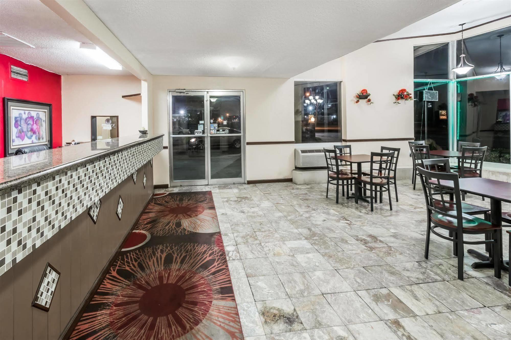 Oyo Hotel Lake Charles La I-10 Ngoại thất bức ảnh